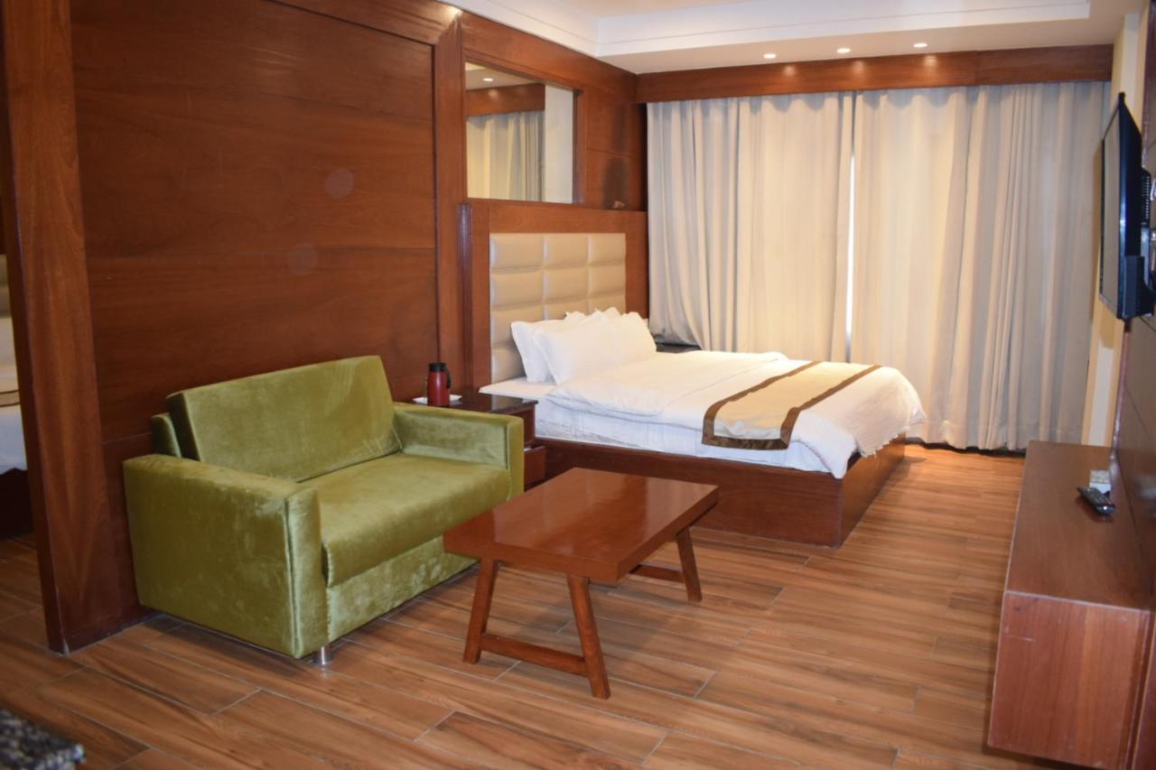 Hotel Ambica Katra Katra  Eksteriør bilde