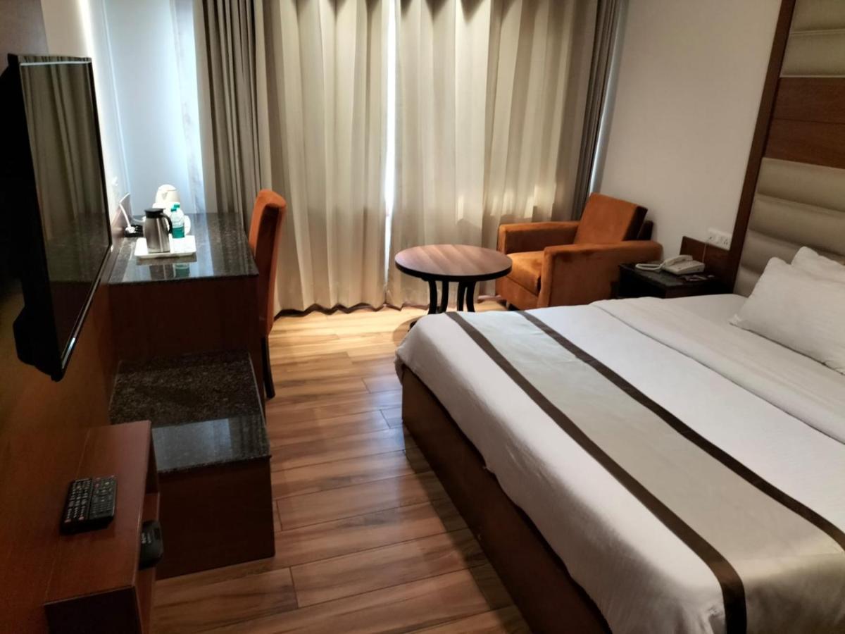 Hotel Ambica Katra Katra  Eksteriør bilde