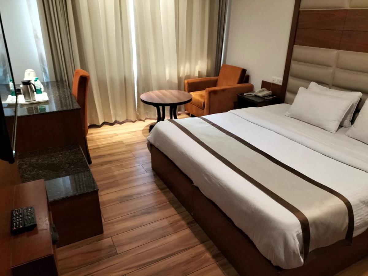 Hotel Ambica Katra Katra  Eksteriør bilde
