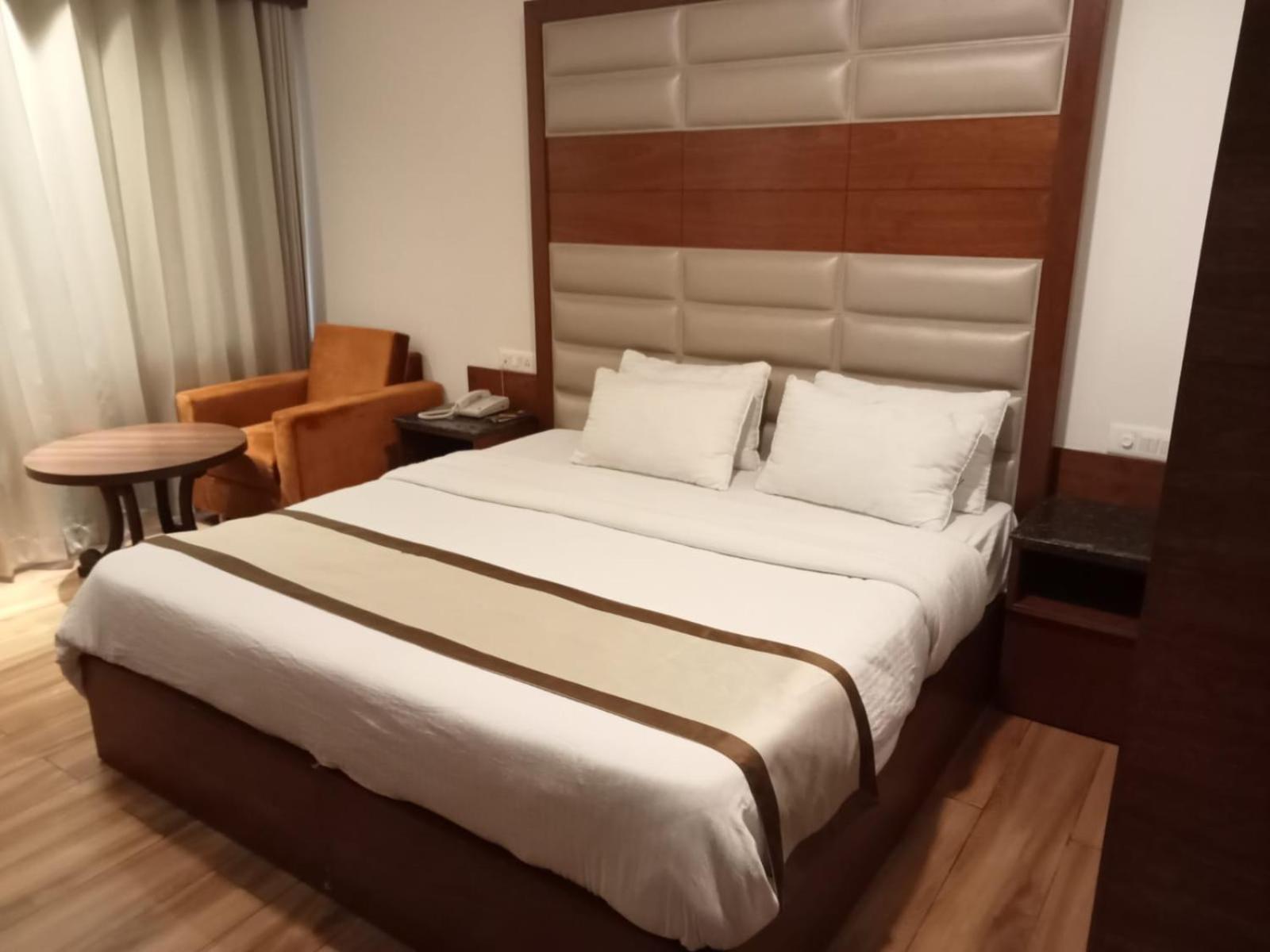 Hotel Ambica Katra Katra  Eksteriør bilde